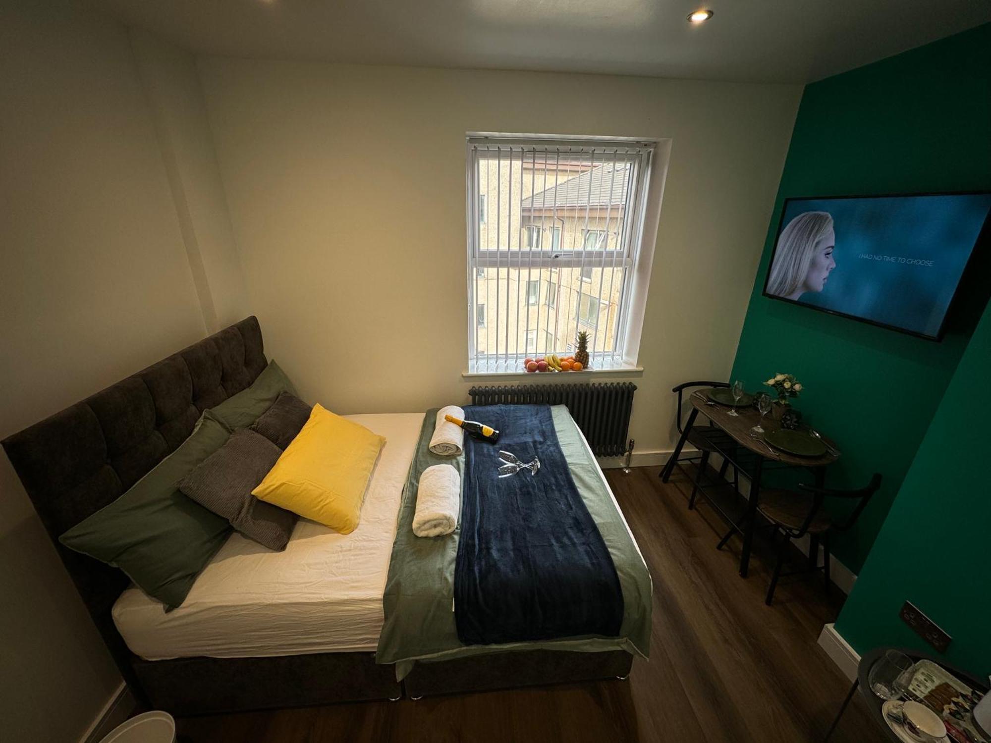 Southgate Luxury Apartments Elland Exterior photo